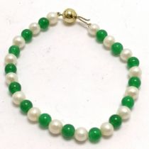 Jade & pearl bead bracelet - 19cm