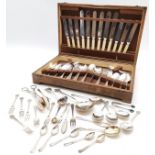 6 place canteen of A1 silver plated cutlery in an oak box (45.5cm x 28.5cm x 8.5cm) t/w 5 silver