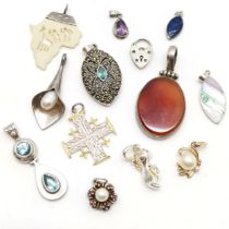 Qty of silver pendants inc Links of London 2012 olympics Wenlock, arum lily set with baroque pearl