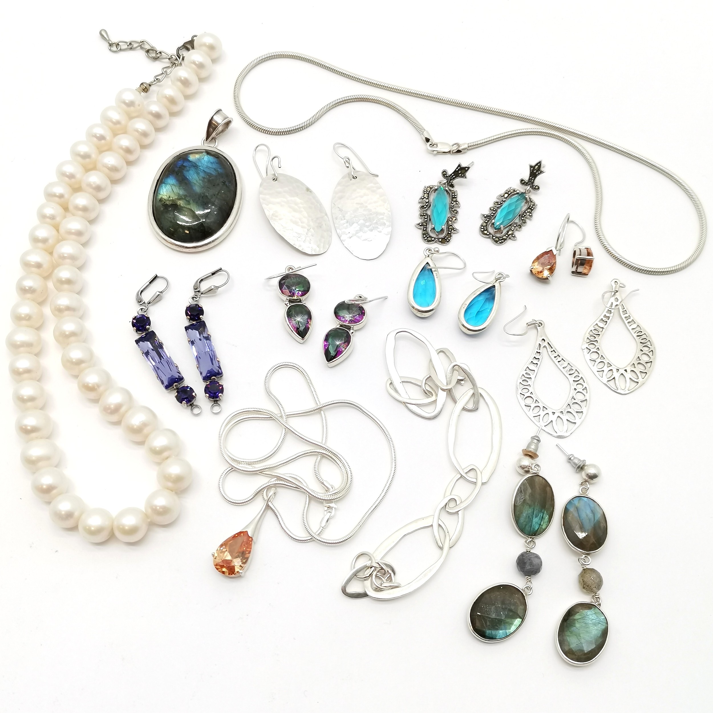Qty of silver jewellery inc labradorite earrings + large pendant (6cm drop), large pearl bead