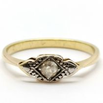 Unmarked 18ct gold antique diamond stone set ring - size K & 1.8g total weight