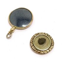 Antique 9ct hallmarked locket pendant 2cm diameter, 9ct mourning locket A/F