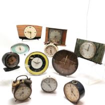 Quantity of vintage clocks incl. Metamec wall clock 20cm diameter (11 in total) - all for spares