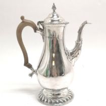 1938 silver coffee pot with gadroon detail by Goldsmiths & Silversmiths Co Ltd - 23cm high & 566g