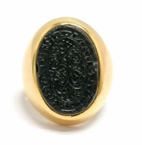 Middle Eastern? foreign marked high carat gold seal ring - size P & 12.6g total weight ~ has