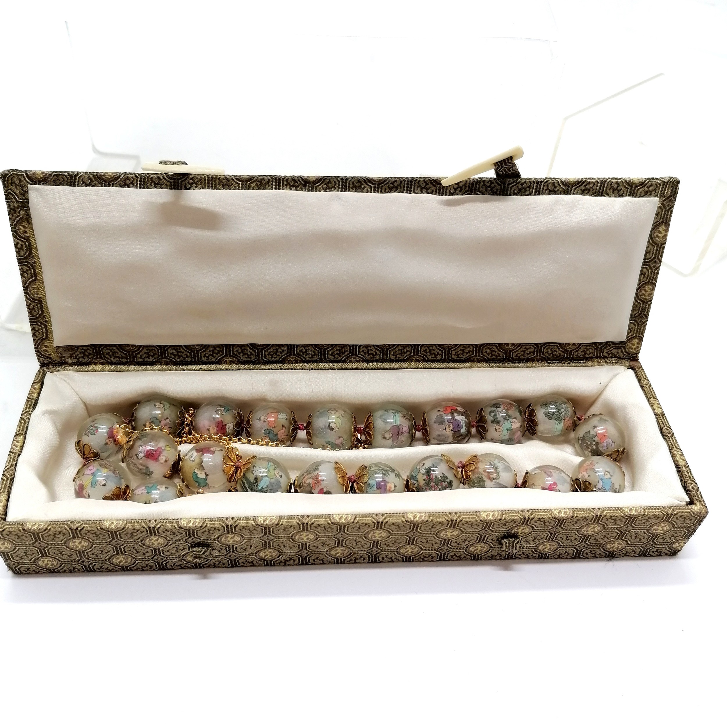 Chinese reverse painted glass bead necklace - total length 80cm & in original Chinese box ~ end bead - Image 3 of 3