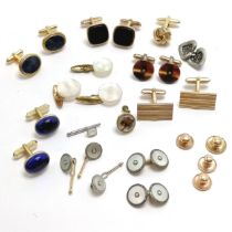 Qty of cufflinks & dress studs inc antique mother of pearl / pearl set of cufflinks / dress studs,