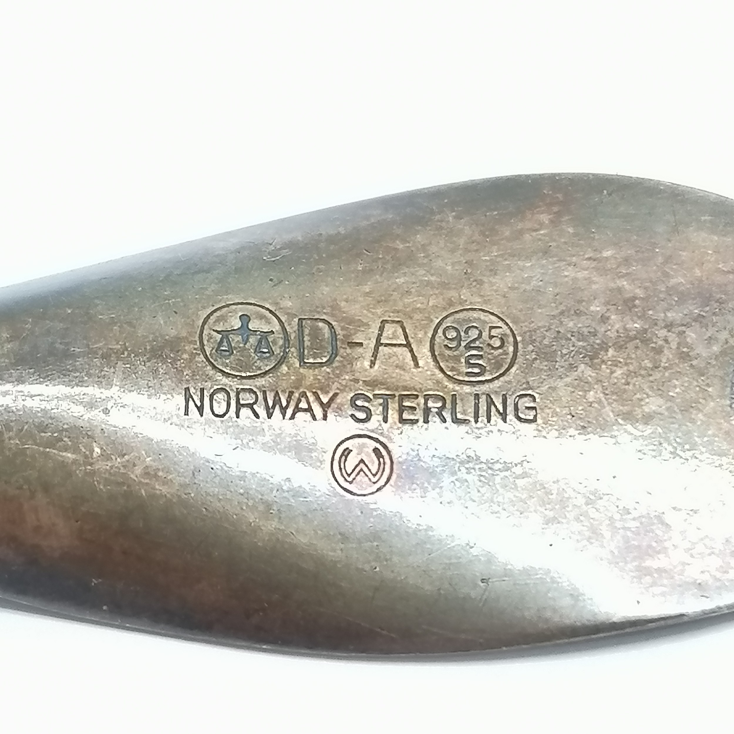 David Andersen silver enamel leaf brooch - 6.5cm ~ 1 small loss to enamel to tip - Image 2 of 4