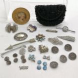 Antique steel cut & enamel buttons, vintage gilt metal (half) buckle - 6.4cm, 2 silver brooches (a/