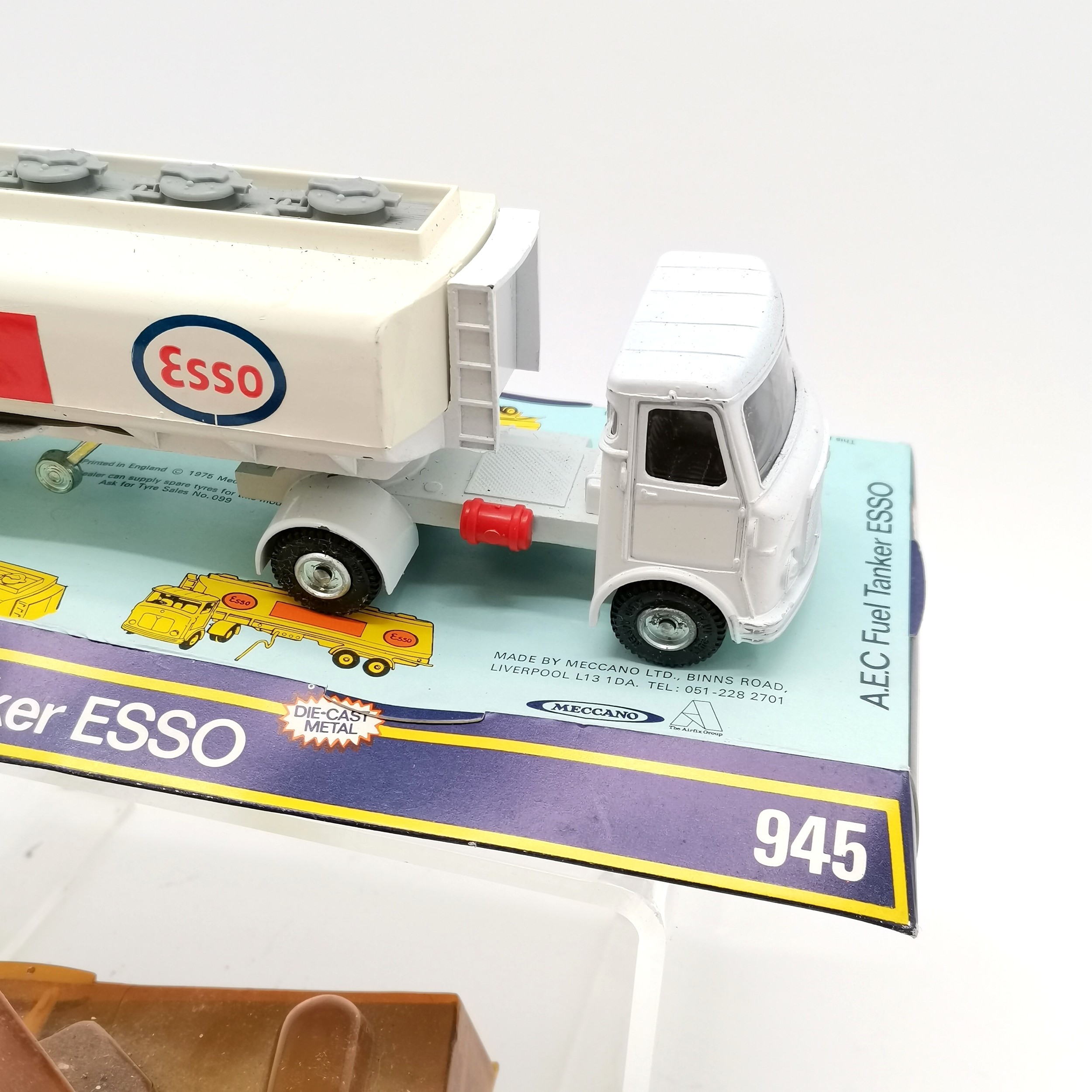 Collection of boxed and unboxed Dinky toys including 725 F-4K Phantom II, 289 Routemaster bus, A.E.C - Image 4 of 6