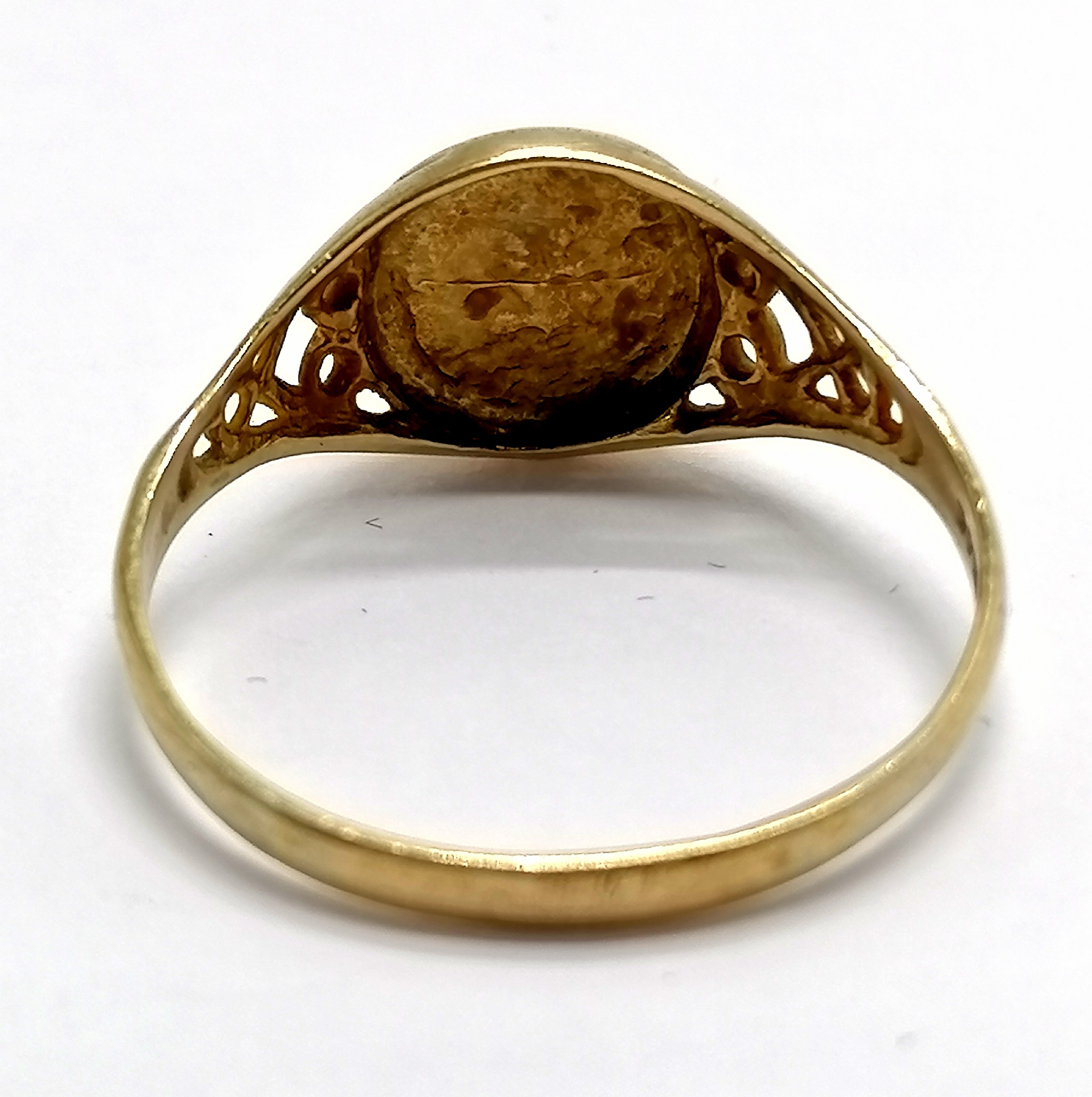 9ct hallmarked gold signet ring with St Christopher detail - size W½ & 2g - Image 2 of 2