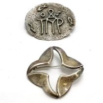 Aarre & Krogh modernist silver brooch (4.5cm across) t/w 800 silver handmade brooch - total