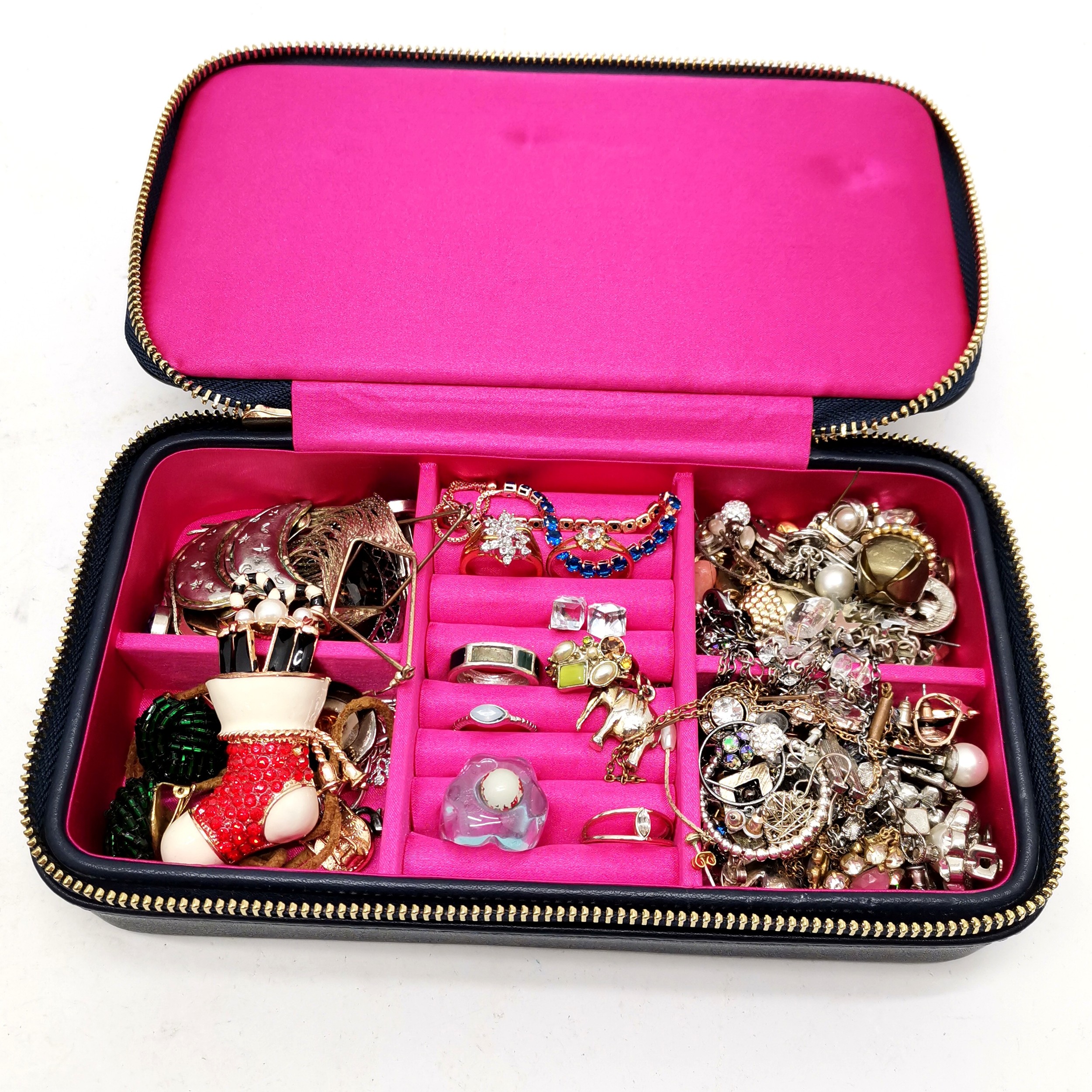 2 x vintage jewellery boxes containing costume jewellery (some antique) inc Venetian beads etc - - Image 3 of 4