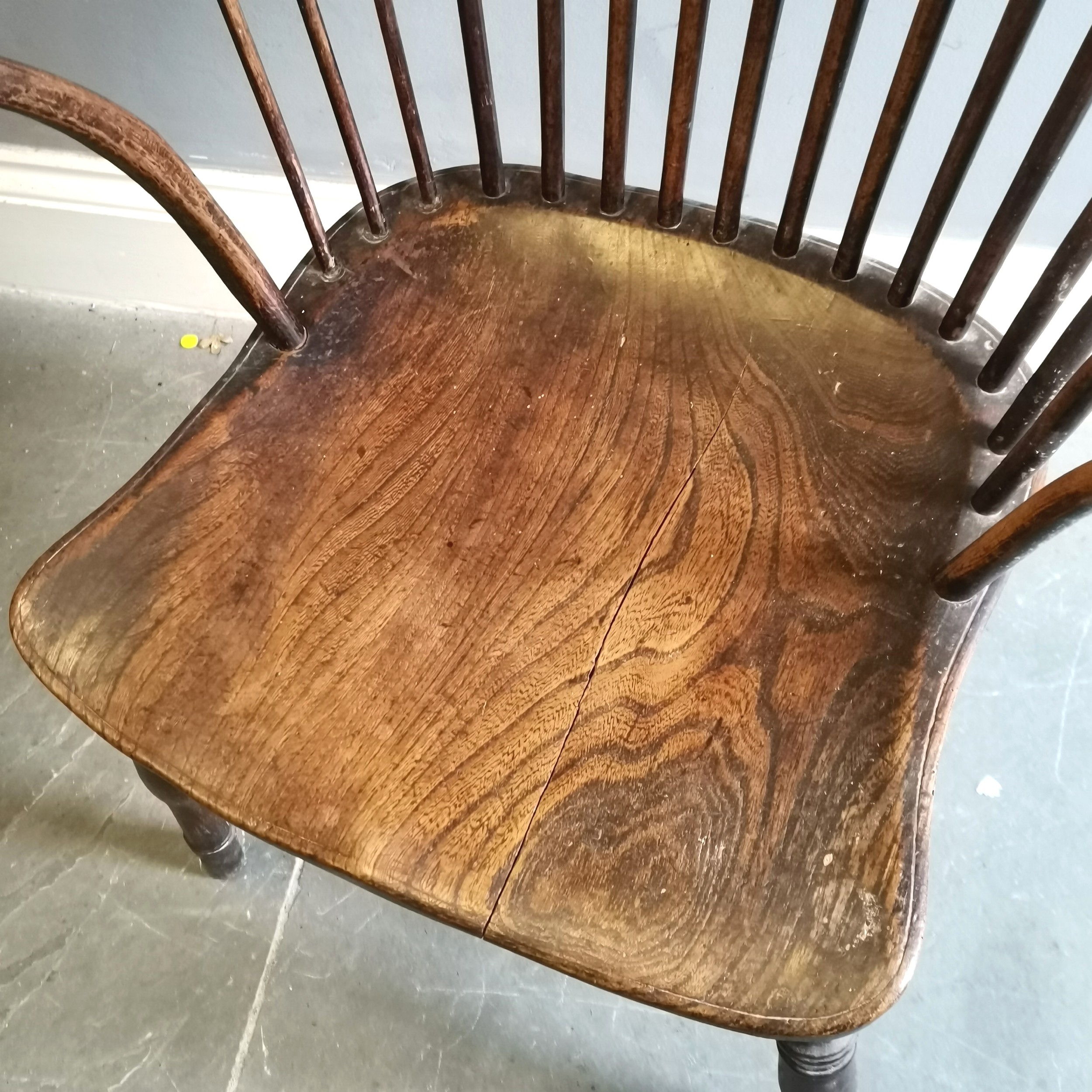 Antique Windsor Elm bow back carver chair, 57cm wide x 42cm deep x 105cm high, split to seat and has - Image 3 of 5