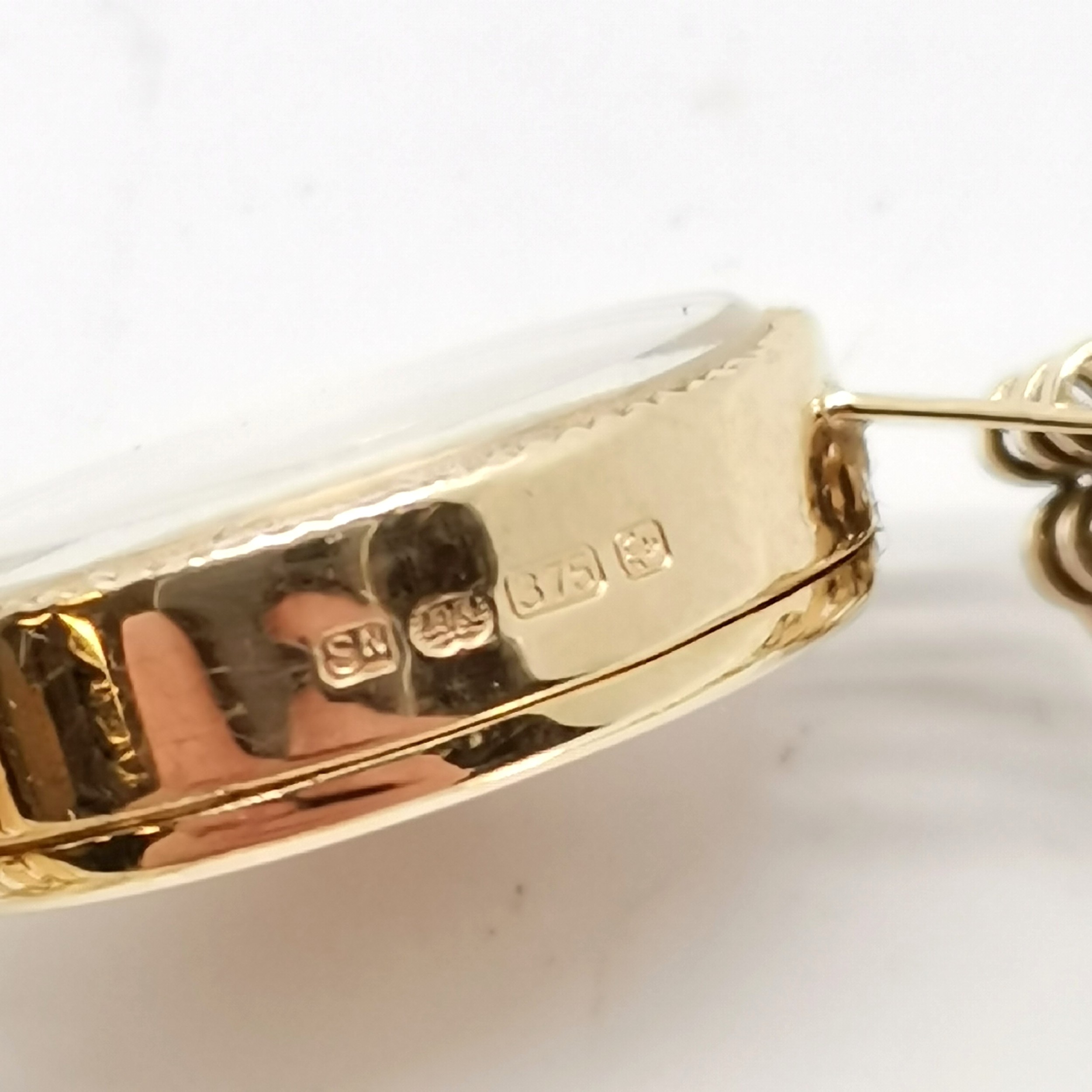 Sovereign ladies 9ct hallmarked gold ladies quartz wristwatch on 9ct gold bracelet (10.3g total - Image 4 of 7