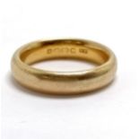 Antique 22ct hallmarked gold band ring - size L & 8.6g ~ 4.5mm wide