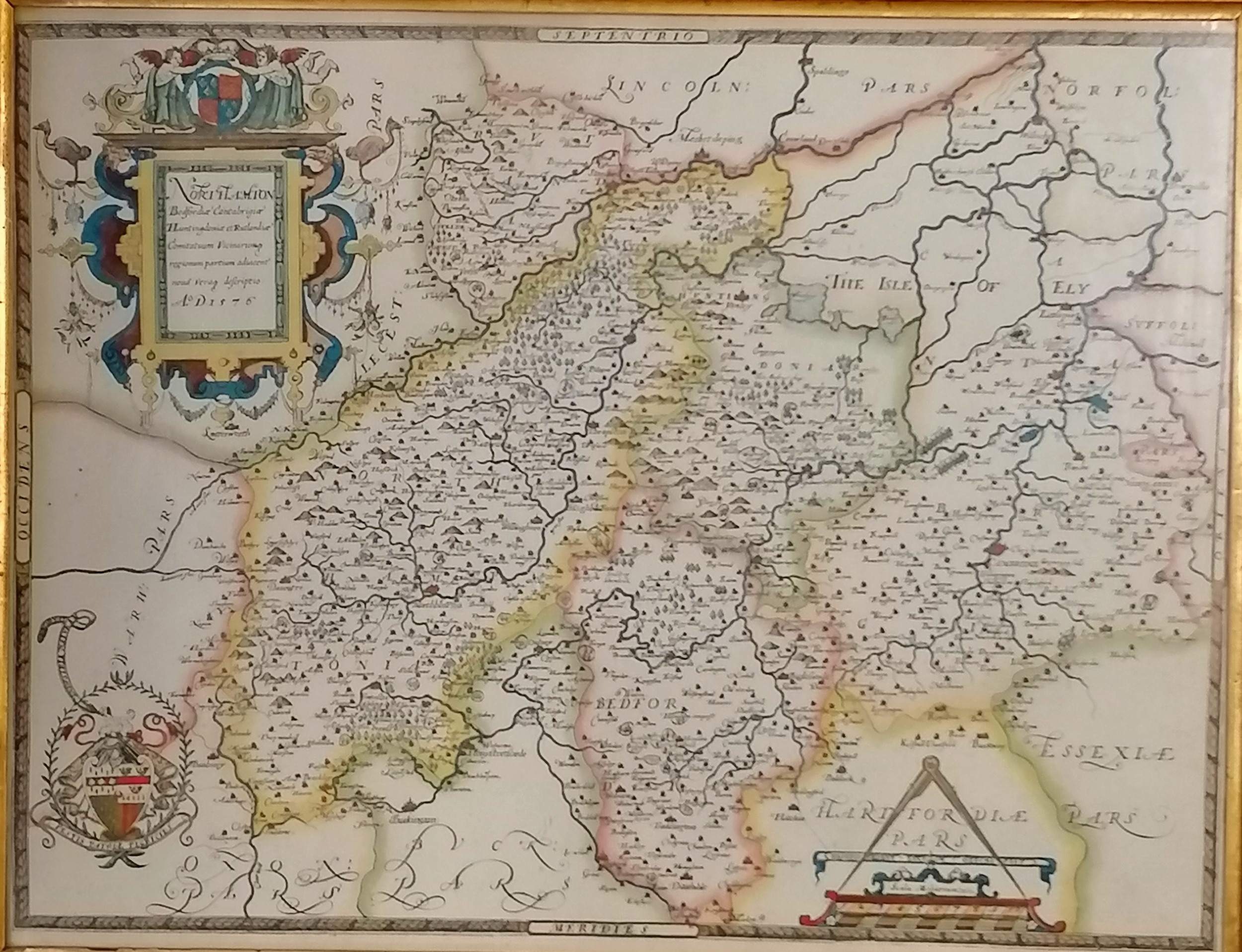 Antique maple framed hand tinted map of Northamptonshire / Bedfordshire by Christopher Saxton - - Image 3 of 4