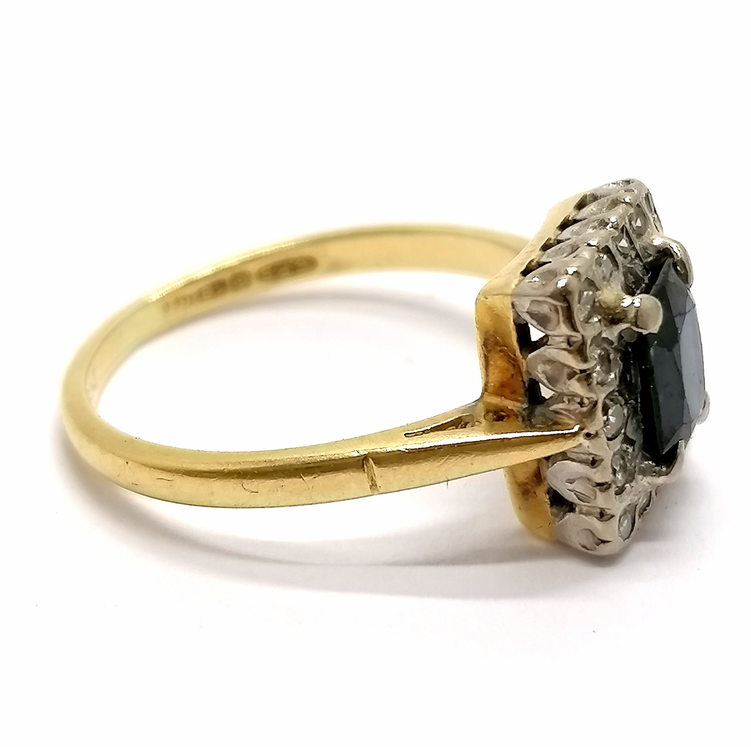 18ct hallmarked gold sapphire / diamond square cluster ring - size O½ & 4.5g total weight - sapphire - Image 3 of 3