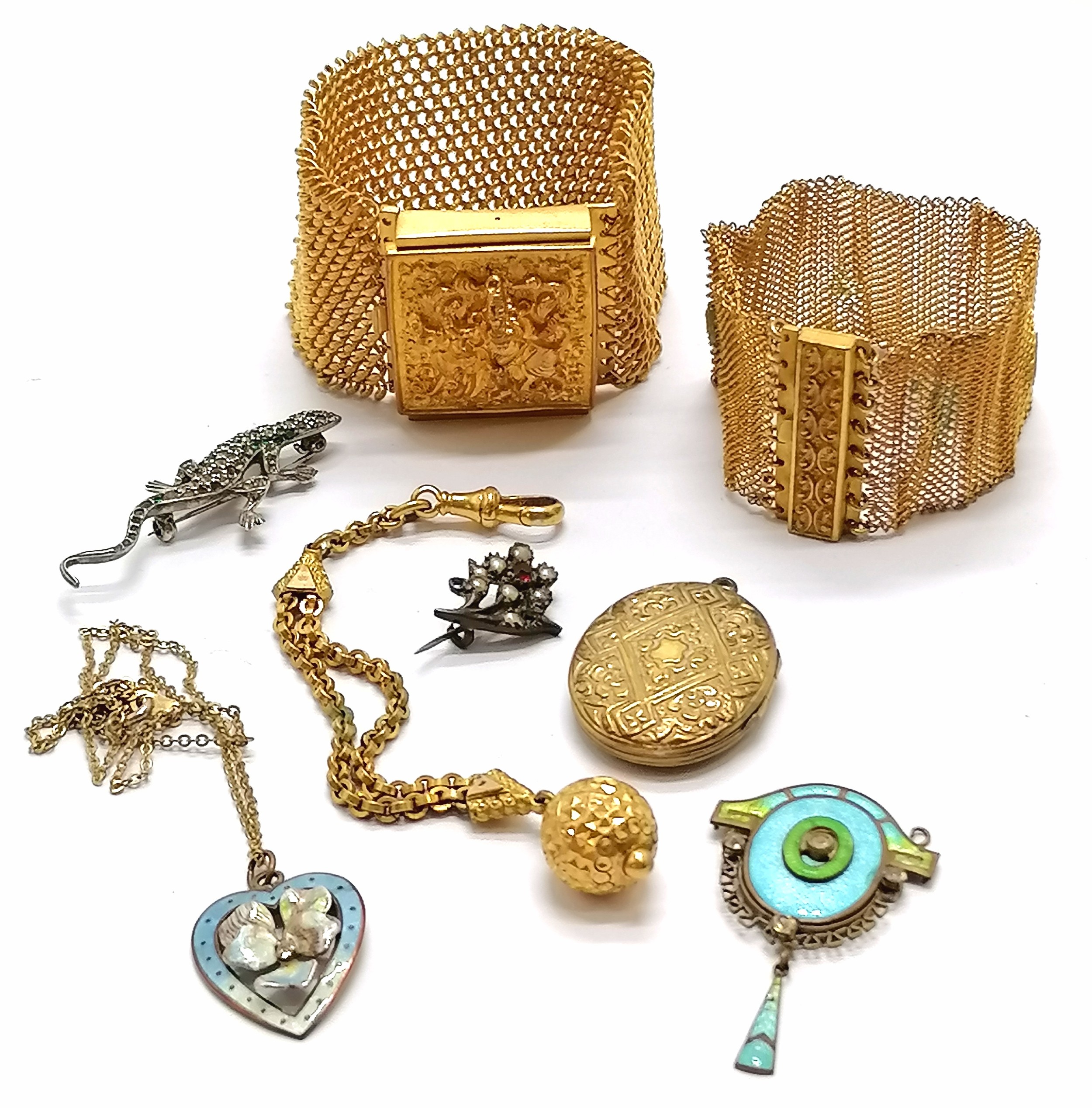 Qty of antique jewellery inc 2 mesh gilt metal bracelets (1 with panel 3.5cm x 2.8cm), enamel