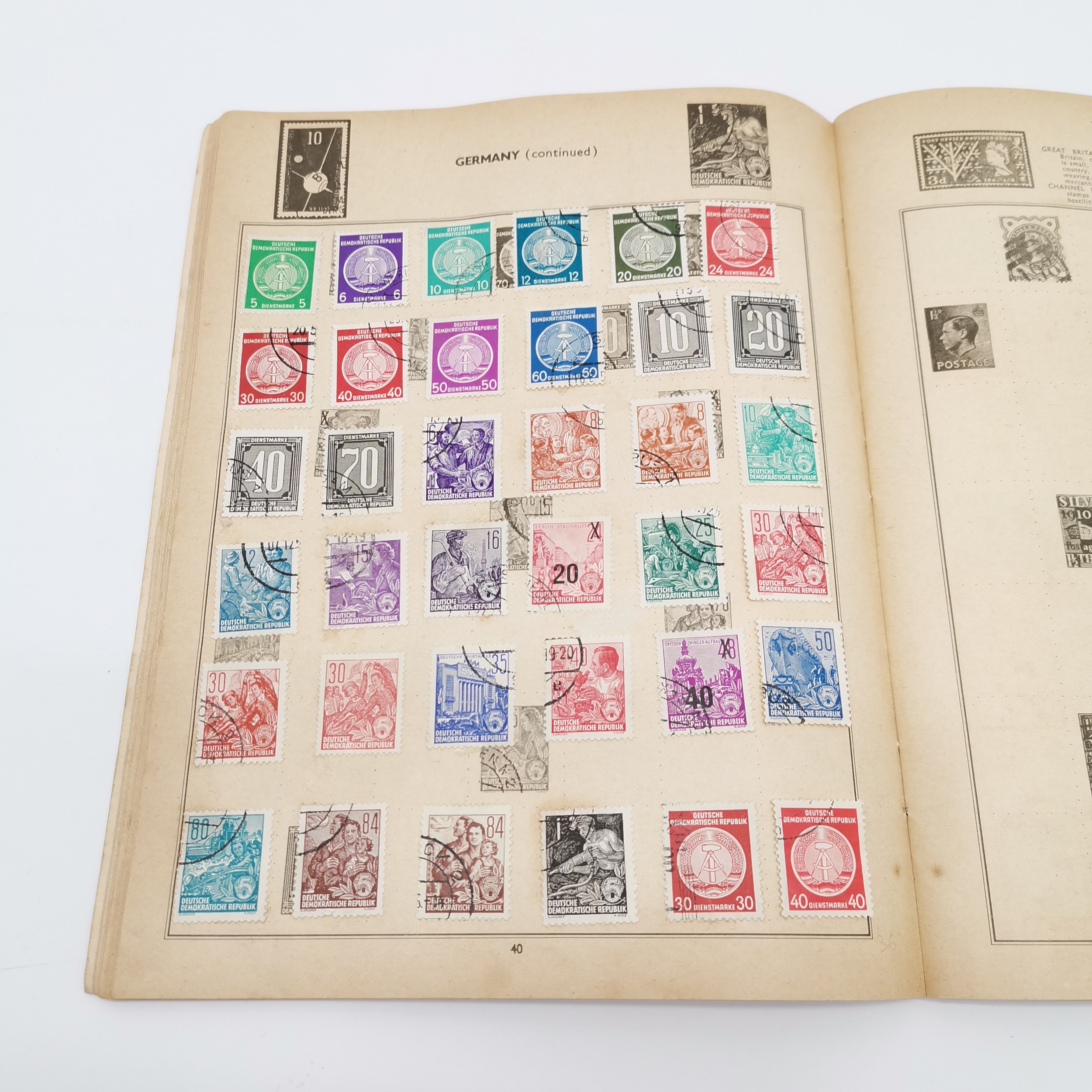 Box of loose stamps etc inc Hong Kong 1973 definitives folder - Image 2 of 8