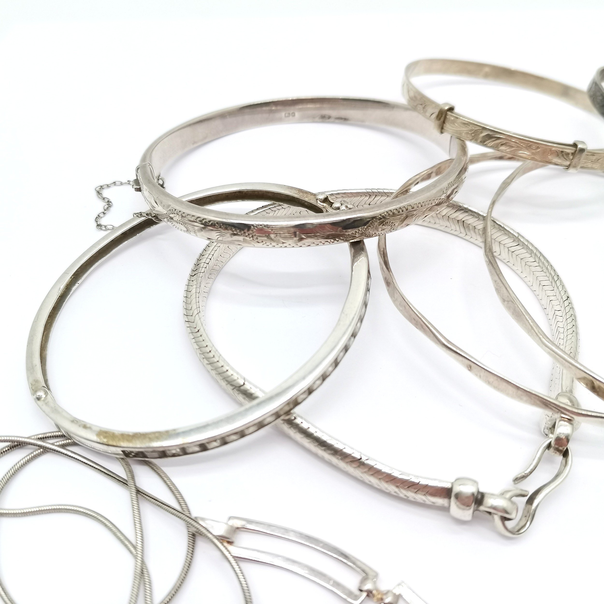 Qty of silver jewellery ~ 6 bangles inc stone set, 3 bracelets (1 unmarked) & 42cm neckchain - total - Image 4 of 4