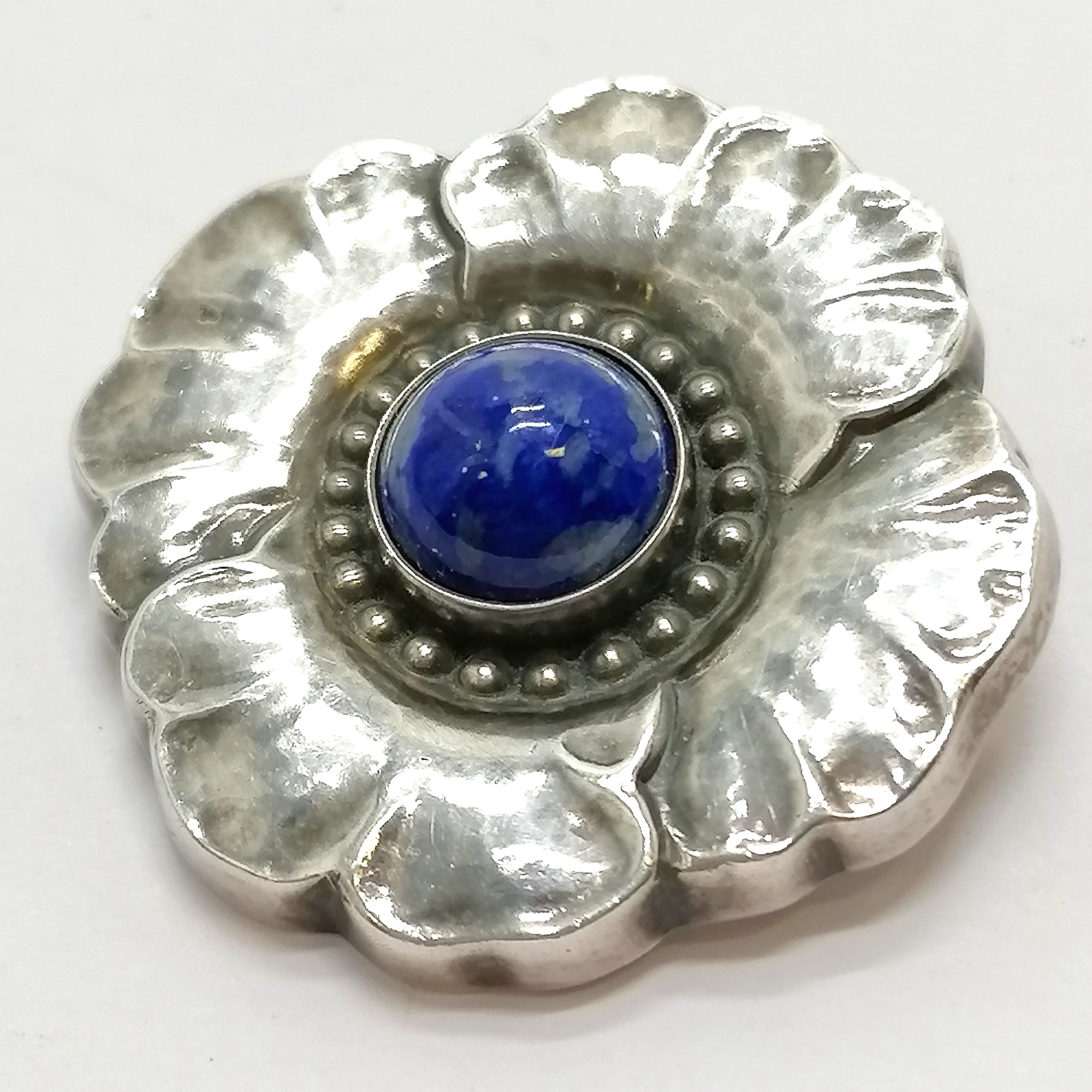 Georg Jensen silver flower brooch #189 set with cabochon lapis - 3cm across & 9g total weight