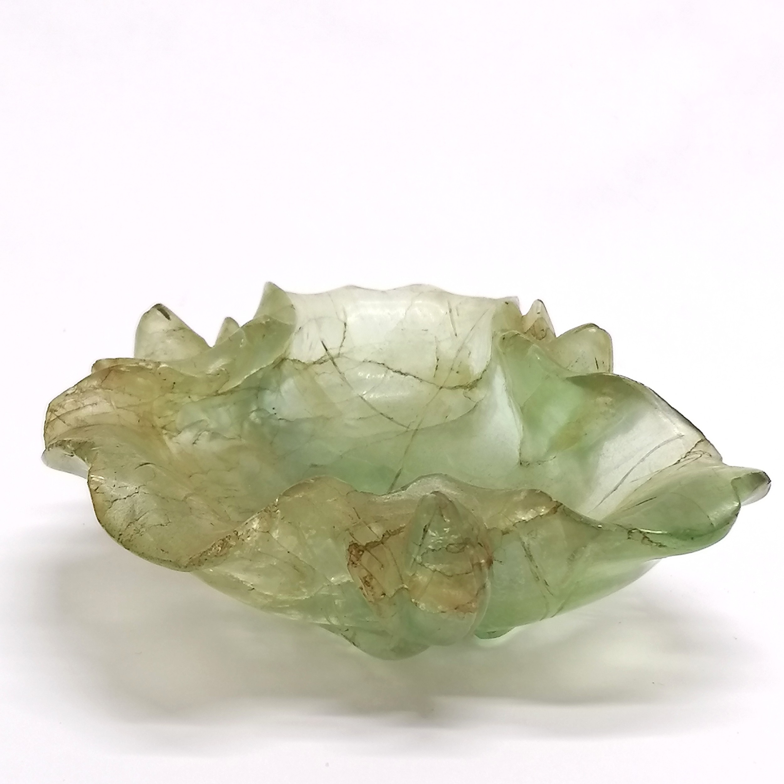 Hand carved Oriental Chinese fluorite brush wash in the shape of a lilypad - 9cm across & has slight - Image 4 of 6