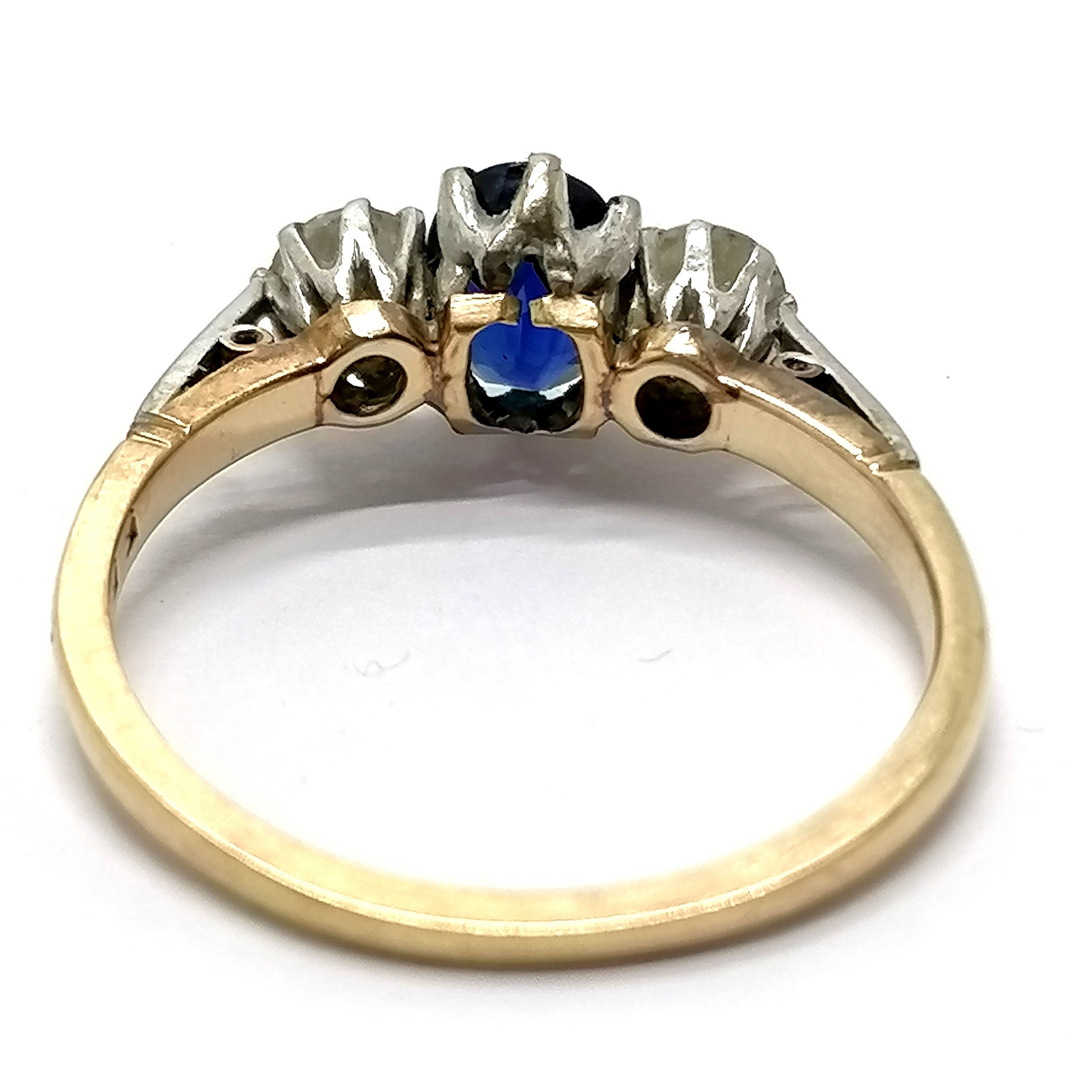 18ct gold and platinum sapphire & 2 diamond stone set ring - size Q & 3.1g total weight ~ sapphire - Image 2 of 3
