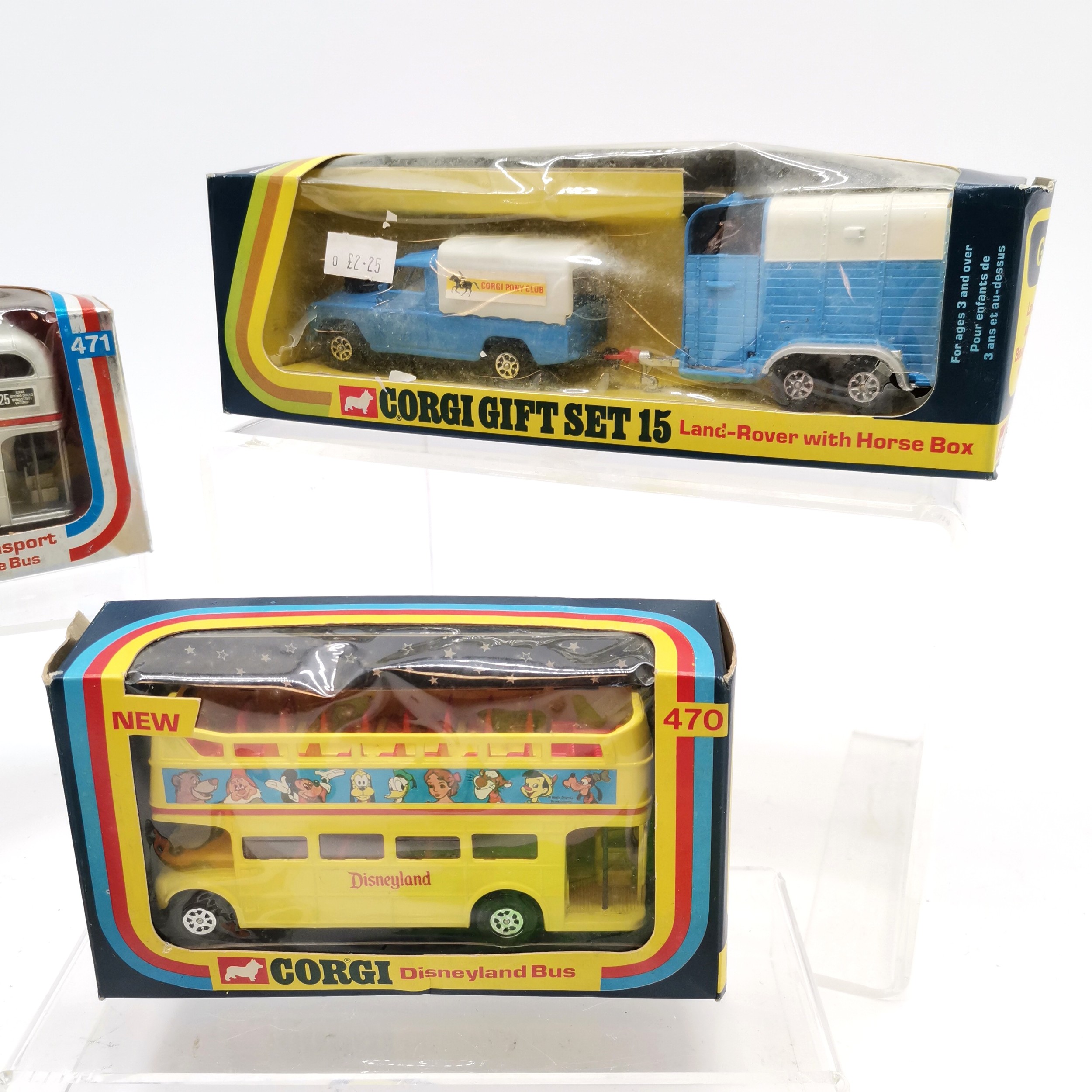 Collection of boxed and unboxed Corgi toys including Land-Rover with horse box with original £2.25 - Image 2 of 5