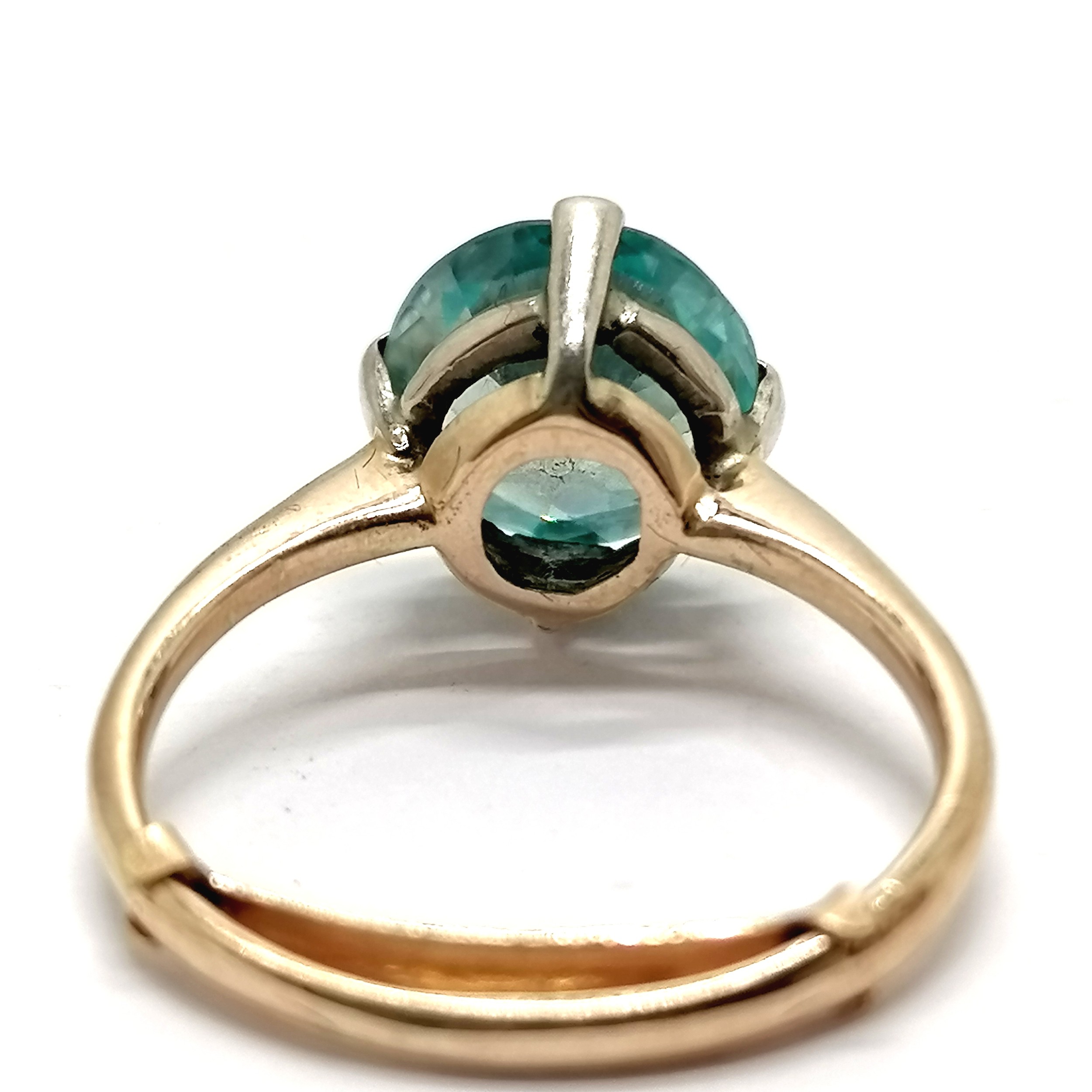 Antique unmarked gold blue topaz solitaire ring - size M½ (with keeper) & 2.9g total weight - Image 2 of 3