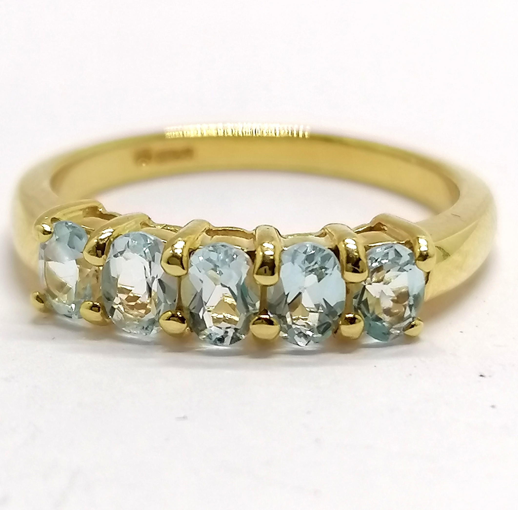 9ct hallmarked gold 5 stone blue topaz ring - size P½ & 3g total weight