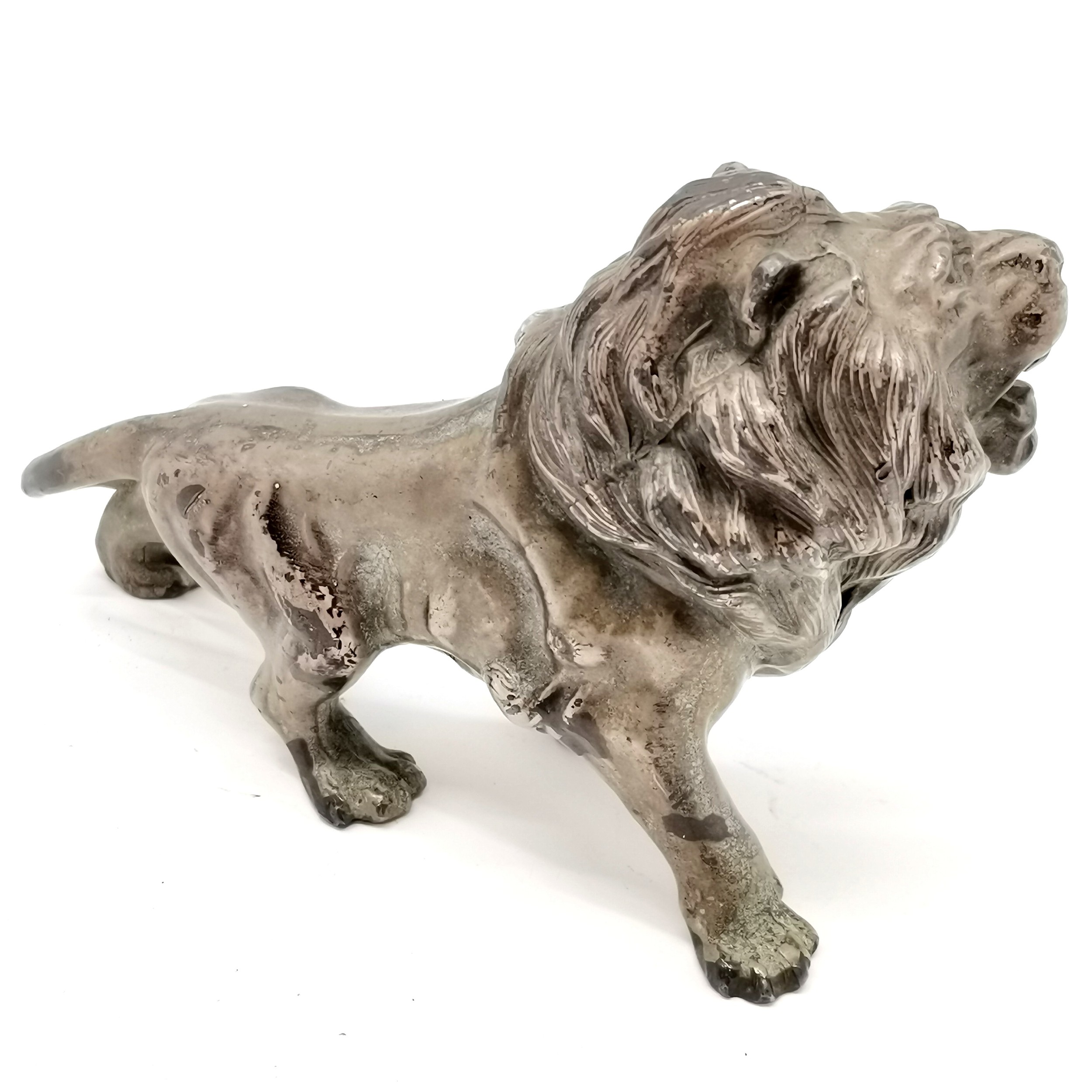 Antique cast metal figure of a male lion - 12cm across x 9cm high - Image 3 of 4