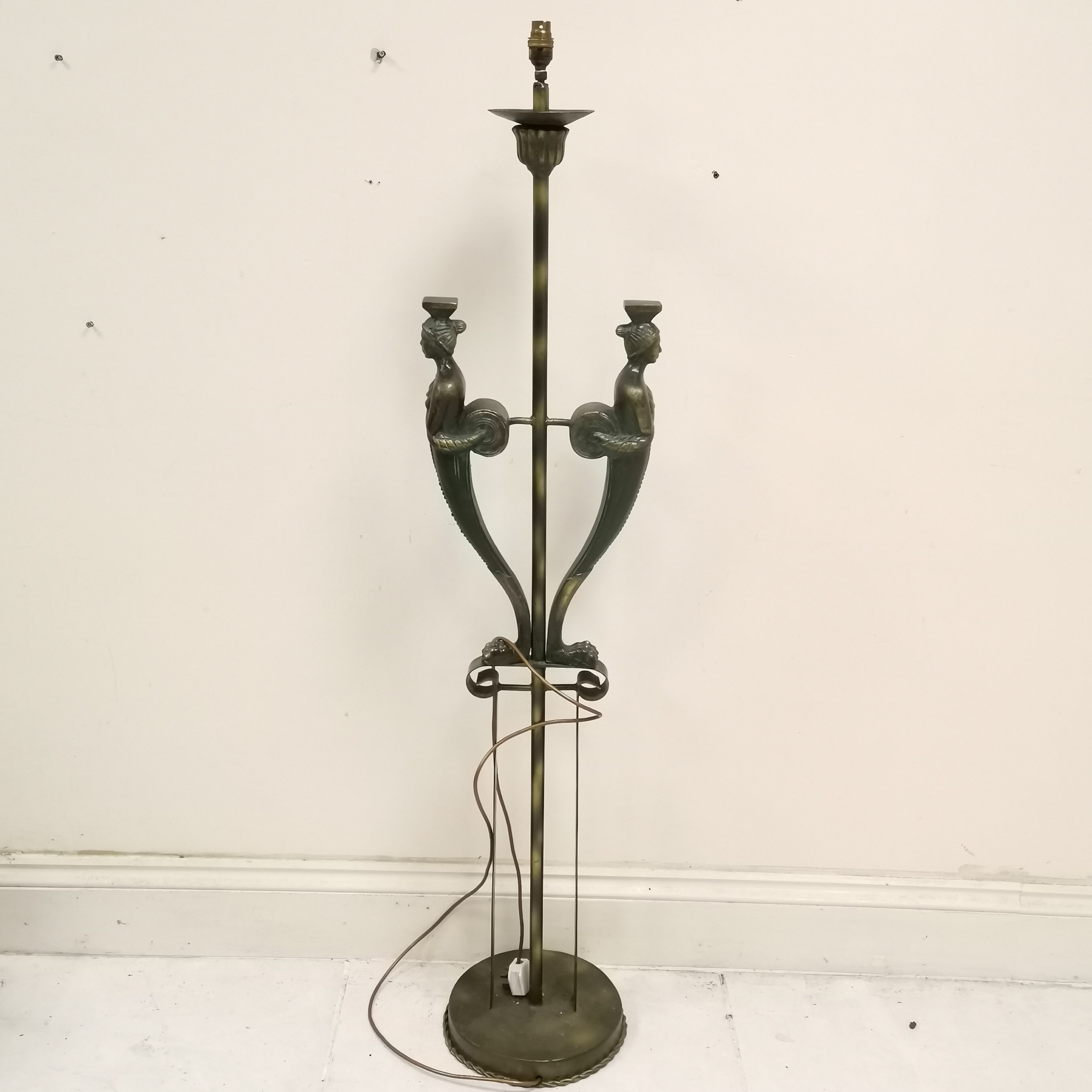 Classical inspired floor lamp - total height 140cm