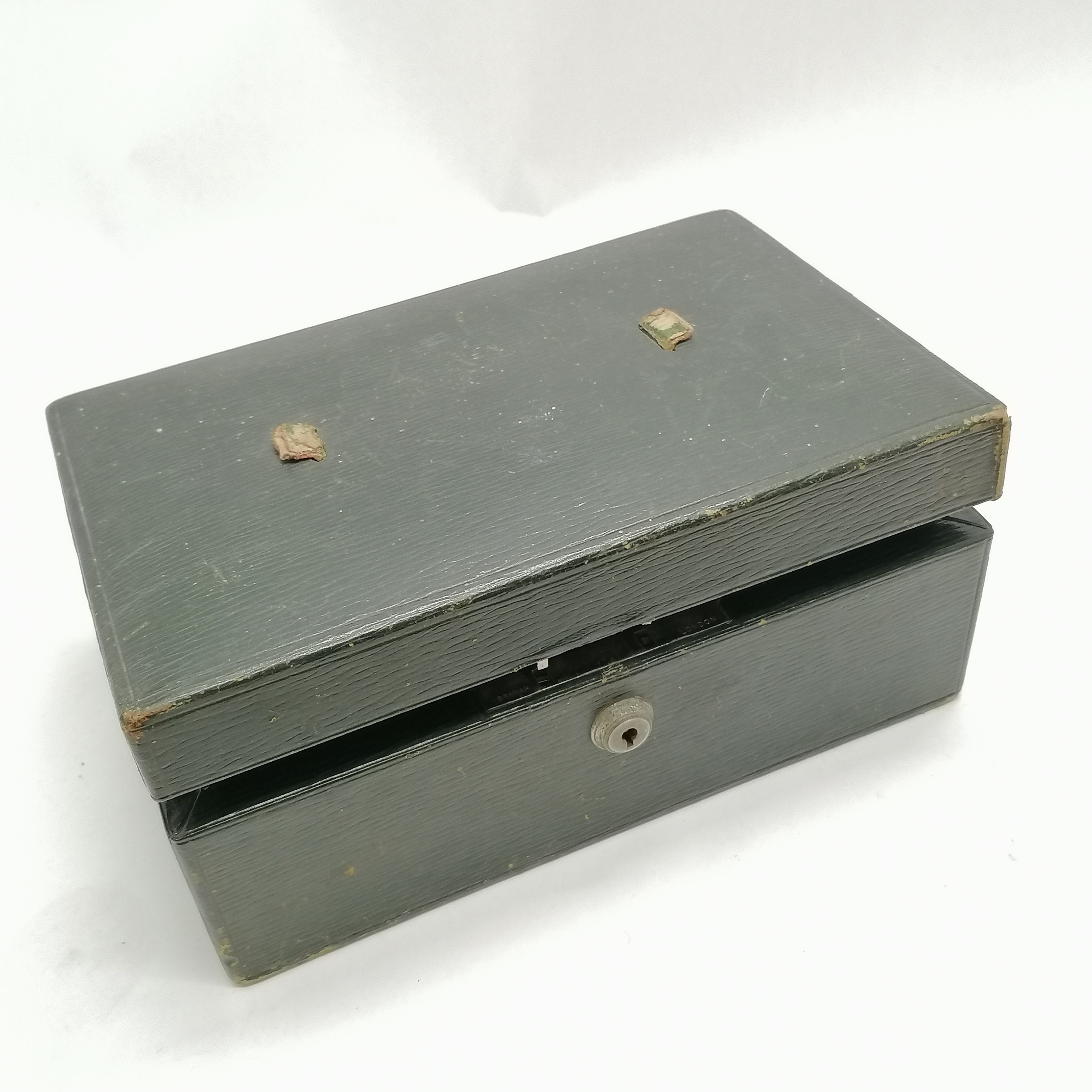 Antique green leather jewellery box containing jewellery inc some antique, 2 pairs of 9ct gold - Image 3 of 3