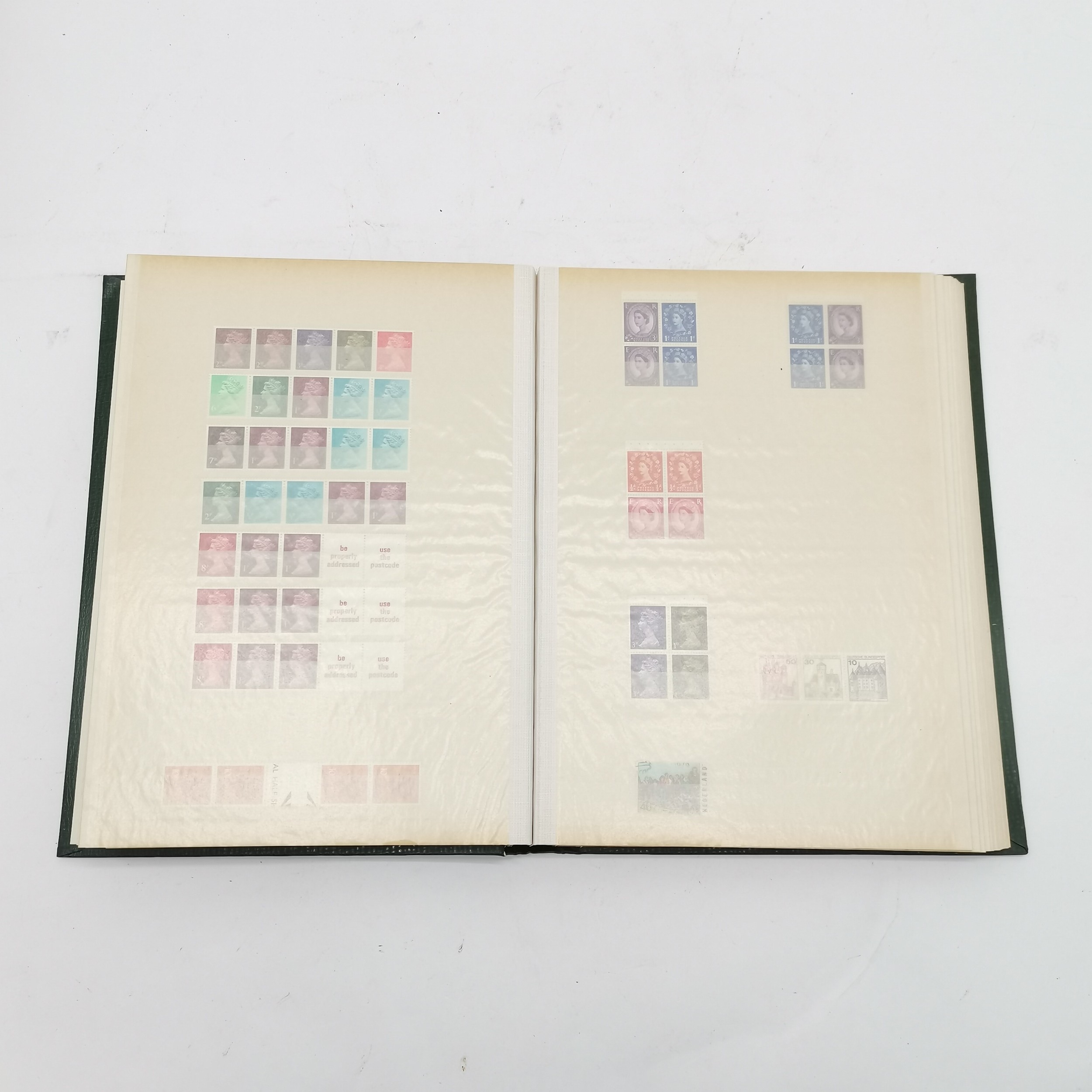 Green stockbook with mixed collection inc small amount of commonwealth and GB inc 4 x Wedgwood - Image 10 of 15