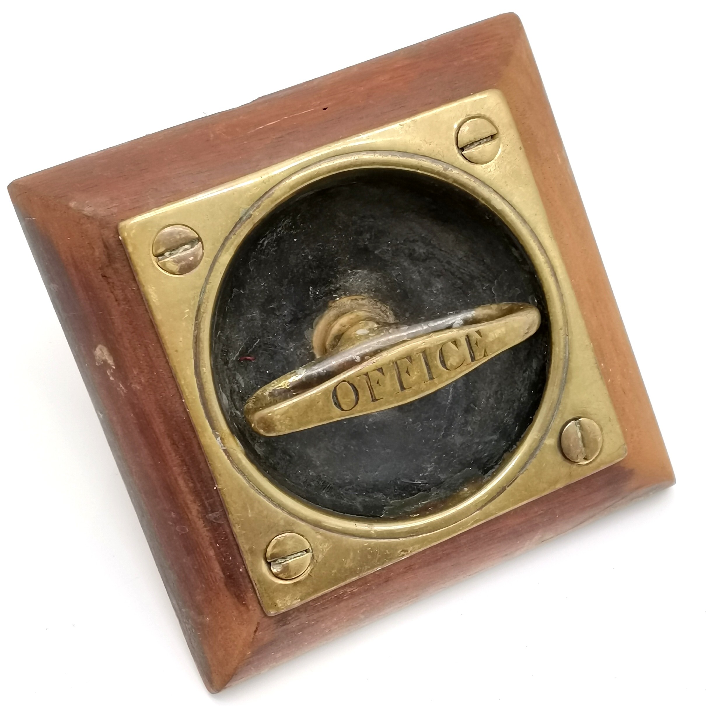 Antique Arts & Crafts wrought iron repousse brass trivet stand (18.5cm diameter x 8cm high), brass - Image 3 of 5