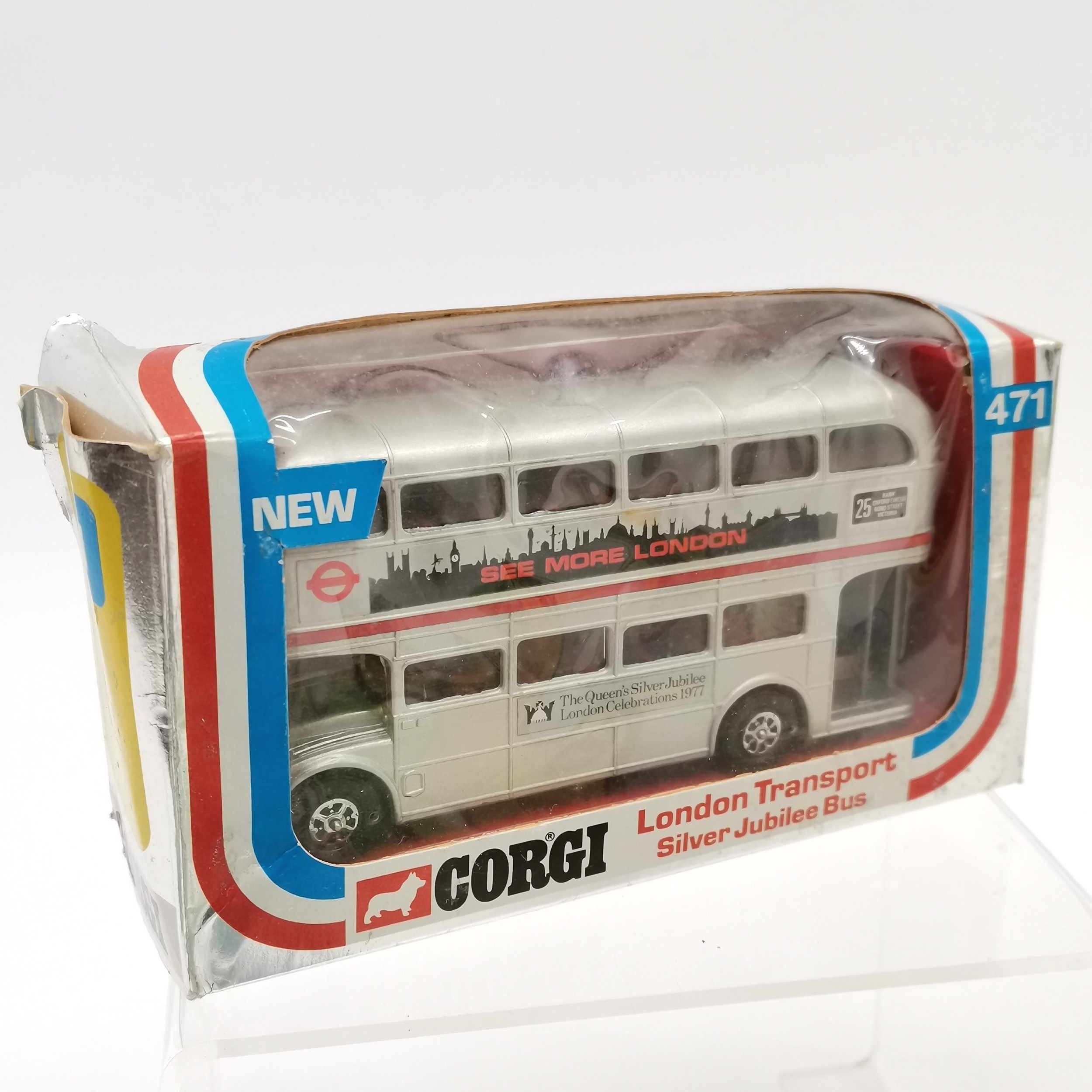 Collection of boxed and unboxed Corgi toys including Land-Rover with horse box with original £2.25 - Image 5 of 5