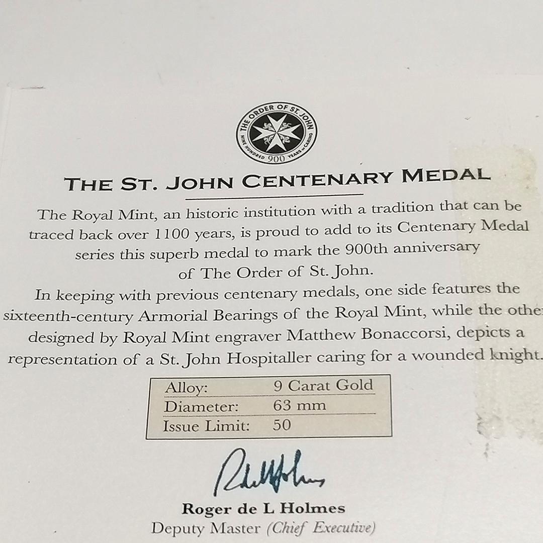 Royal Mint 9ct hallmarked gold St John Centenary medal (900th anniversary) by Matthew Bonaccorsi - Image 6 of 7