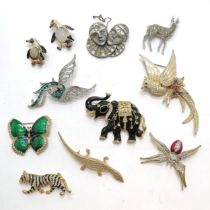 Qty of mostly animal brooches inc spider, bird, elephant, penguin, lizard (8cm) etc - some losses