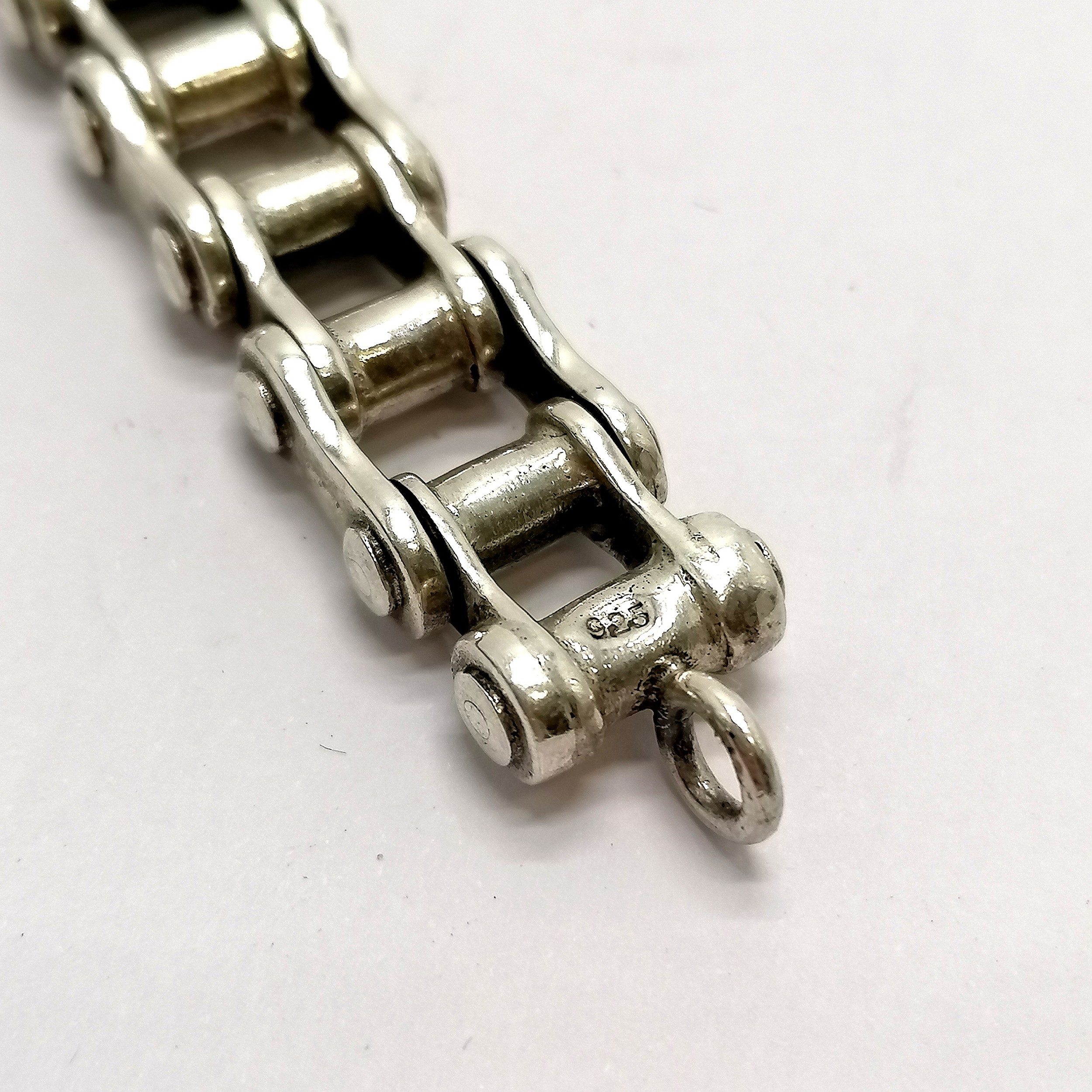 Silver marked bike chain bracelet (lacks clasp) - 21cm long & 62g - Image 2 of 2
