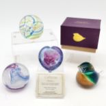 2 x Caithness paperweights - Cherry pie & Ribbons t/w boxed glass bird & heart shaped rose