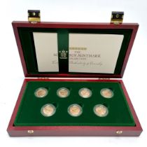 Cased UK George V set of 7 sovereigns with different mintmarks - 1925 (no mintmark), 1911 (S -