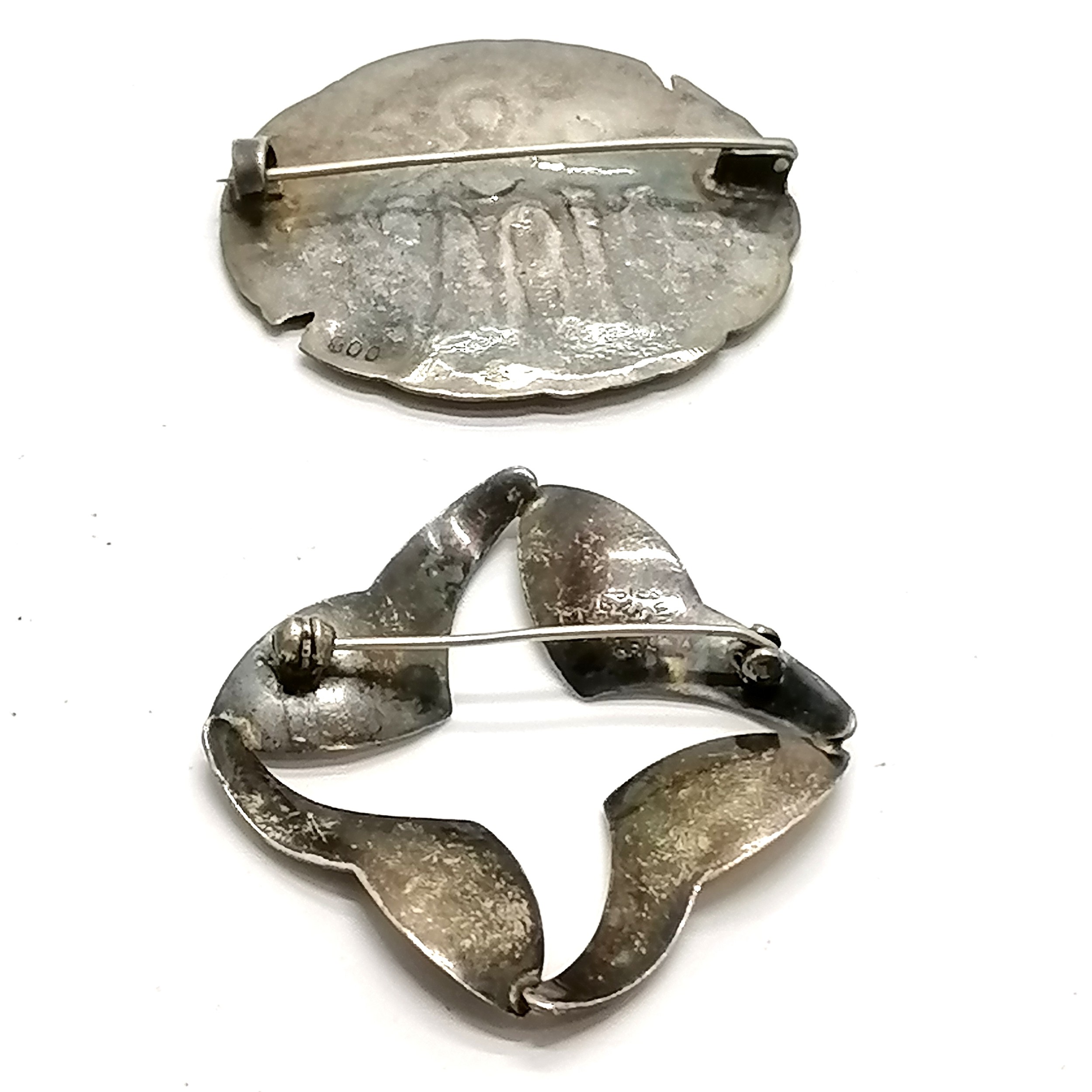 Aarre & Krogh modernist silver brooch (4.5cm across) t/w 800 silver handmade brooch - total - Image 2 of 3