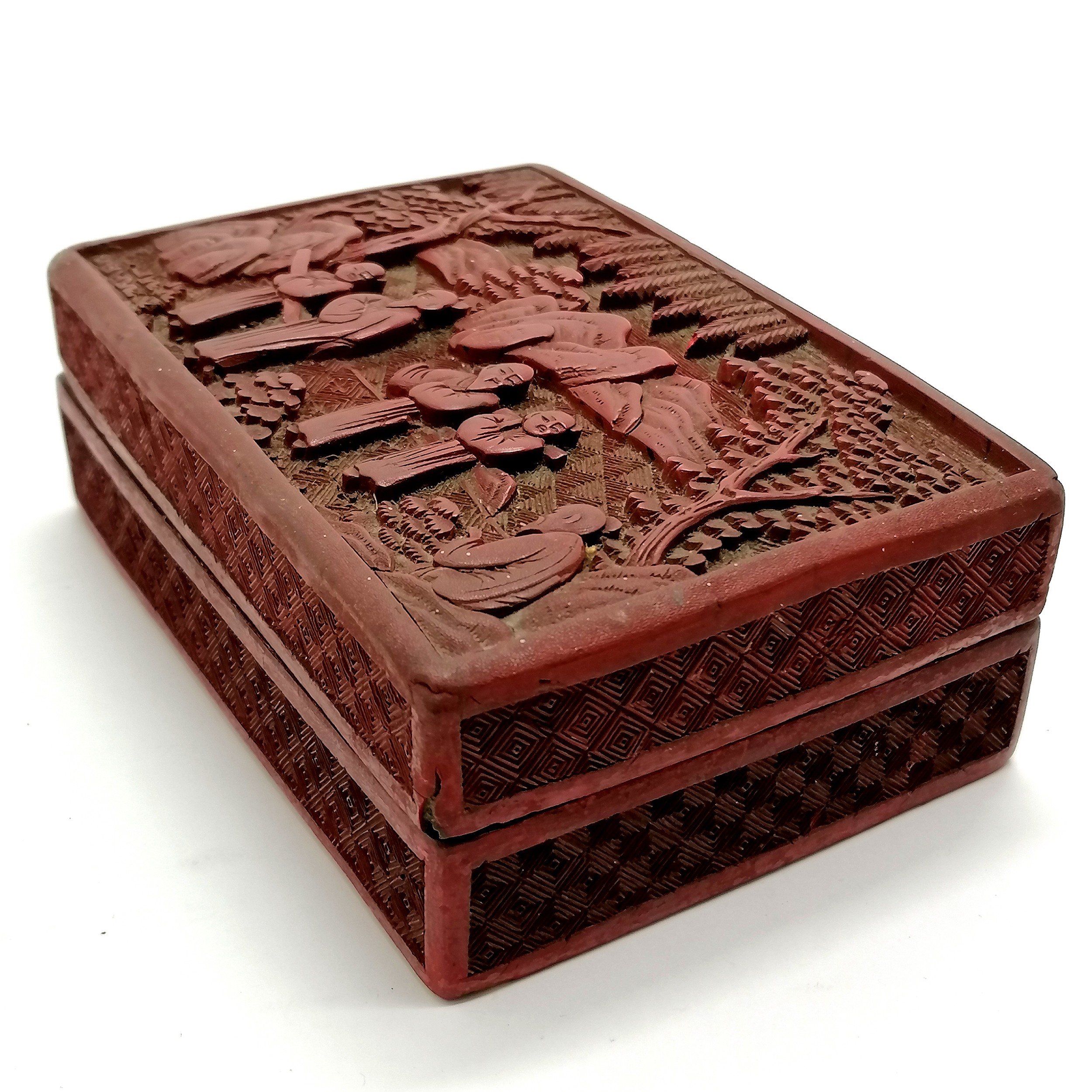 Chinese cinnabar red lacquer box with figural detail to lid - 14.5cm x 10cm x 5cm (slight losses & - Image 5 of 6