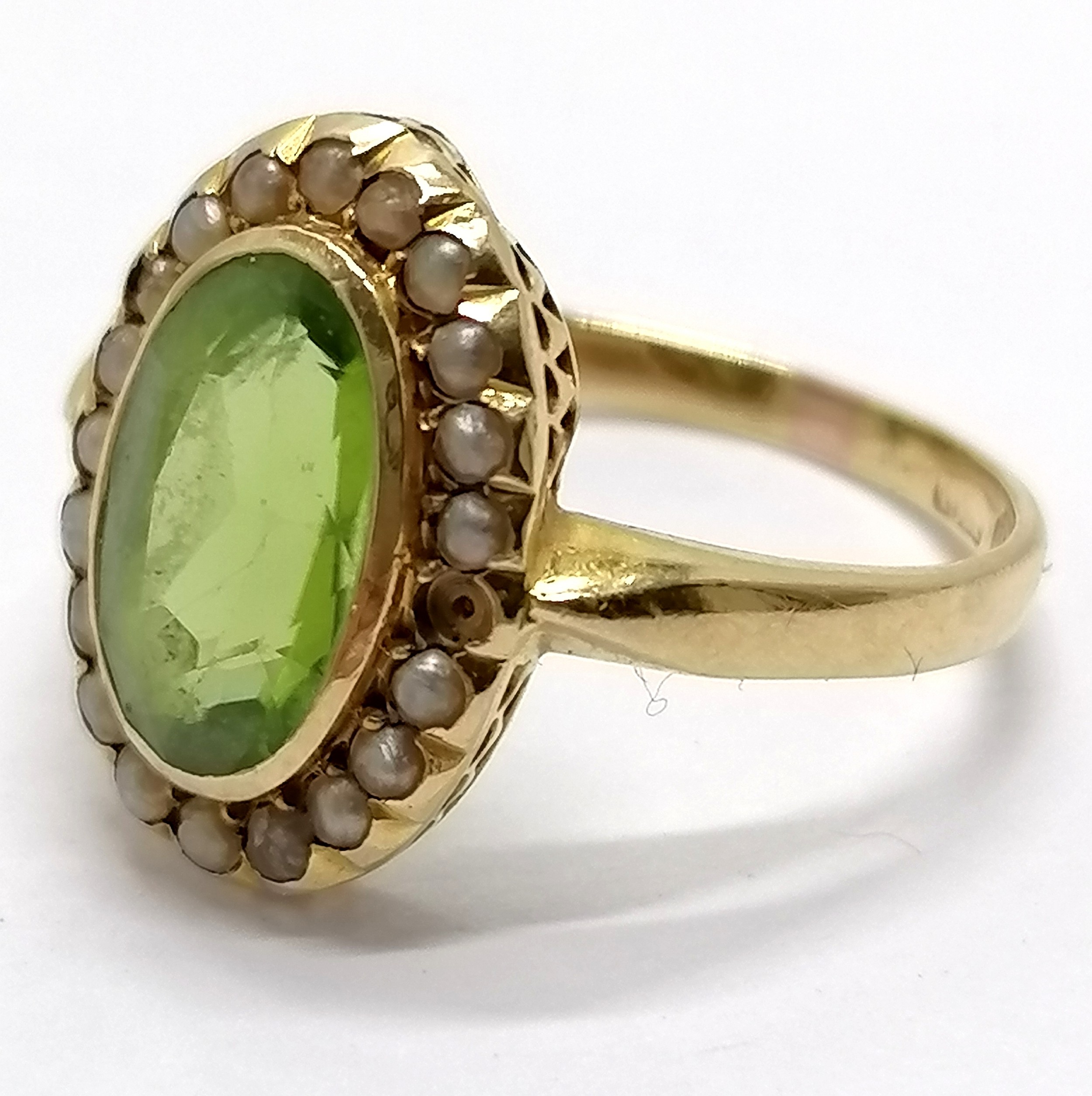 18ct marked gold (marks rubbed) peridot and pearl cluster ring - size N & 3g total weight ~ 1