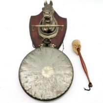 Shield shaped wall mounted brass horses head with hanging gong, 60cm length x 24cm wide, good used