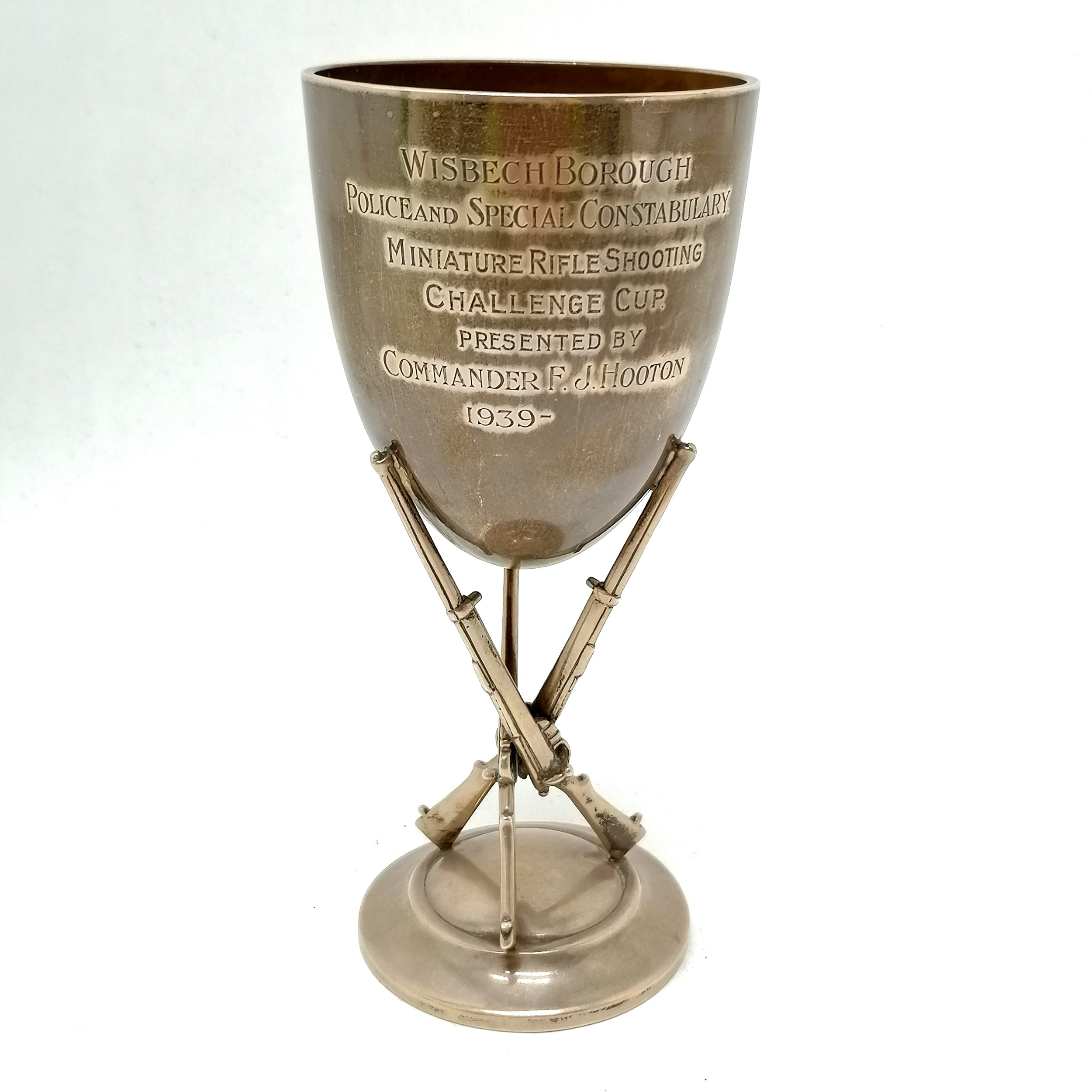 1939 silver shooting cup / trophy (by Robert Pringle & Sons) with triple rifle detail presented by
