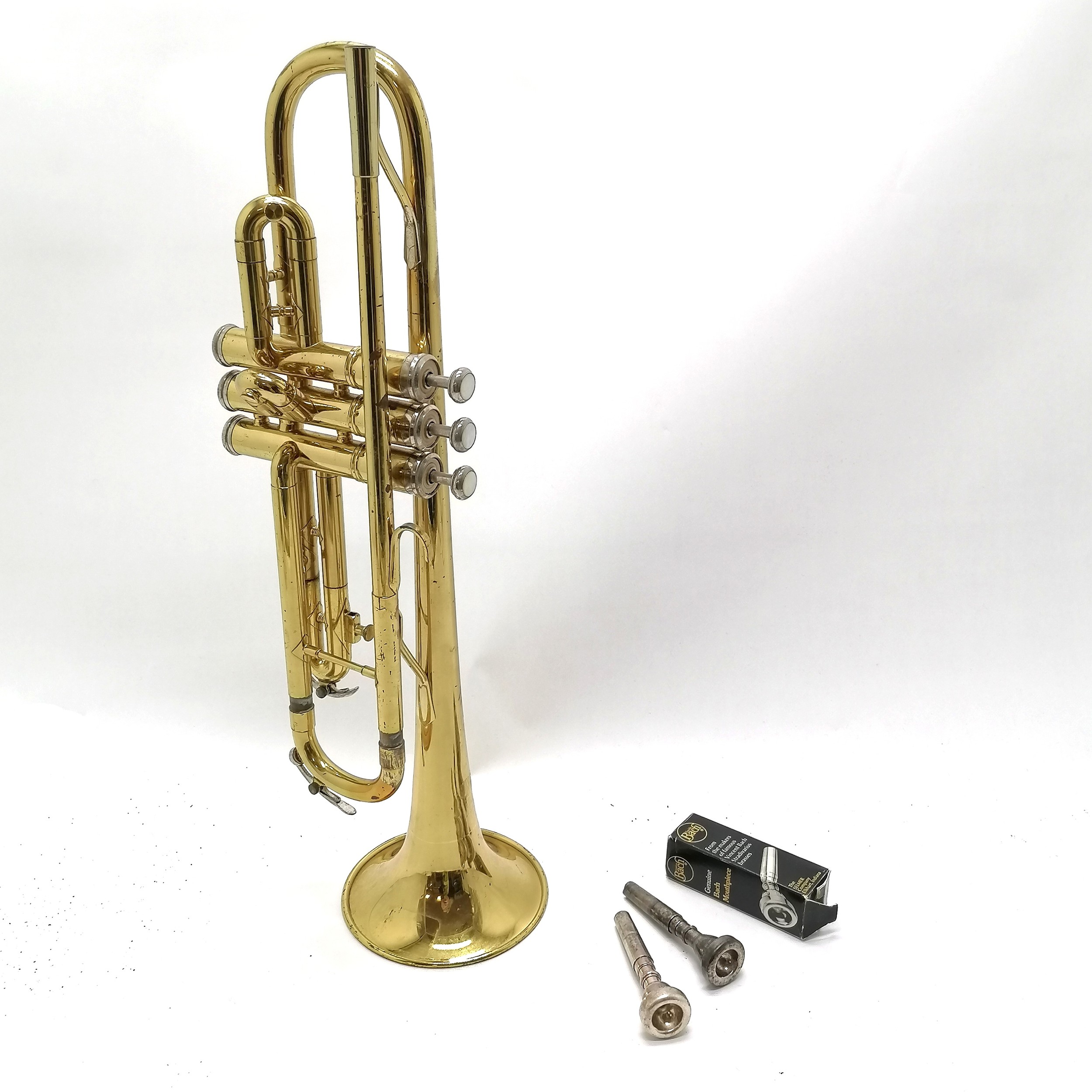King 600 USA brass trumpet #458 with Holton & 7C mouthpieces in original carry case - Image 2 of 6