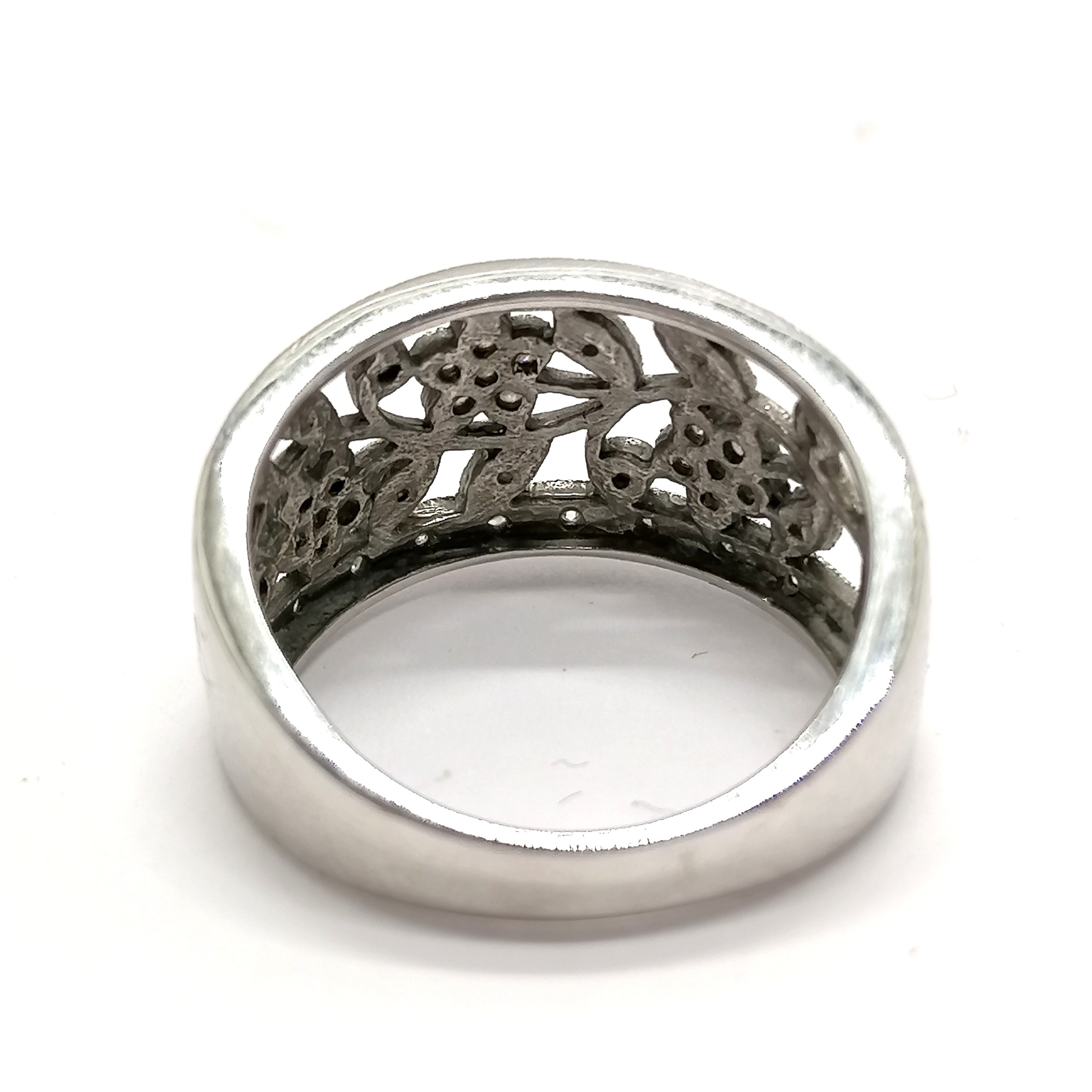 9ct hallmarked white gold diamond set pierced flower decorated ring - size N½ & 4.4g total weight - Image 2 of 3