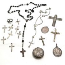 Qty of religious jewellery inc 8 silver marked crosses, silver crucifix ring, 2 rosaries, 2